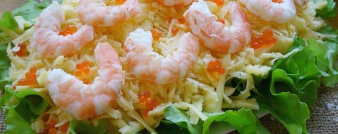 салат с креветками и ананасом