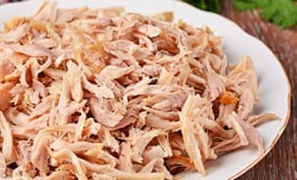салат с копчёной курицей