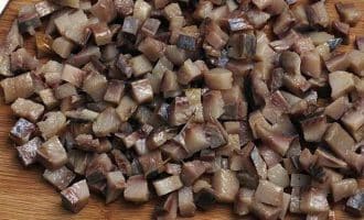 салат с селёдкой слоёный