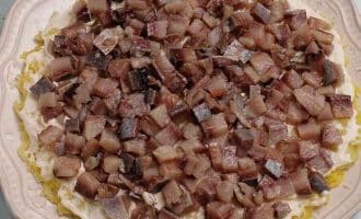 салат с селёдкой слоёный