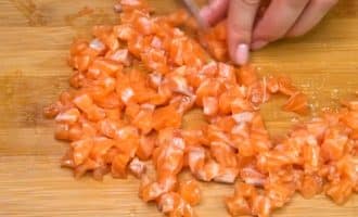 слоёный салат с красной рыбой рецепт