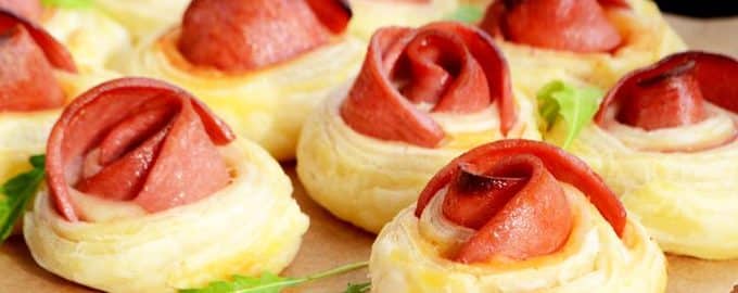 слойки с колбасой рецепт