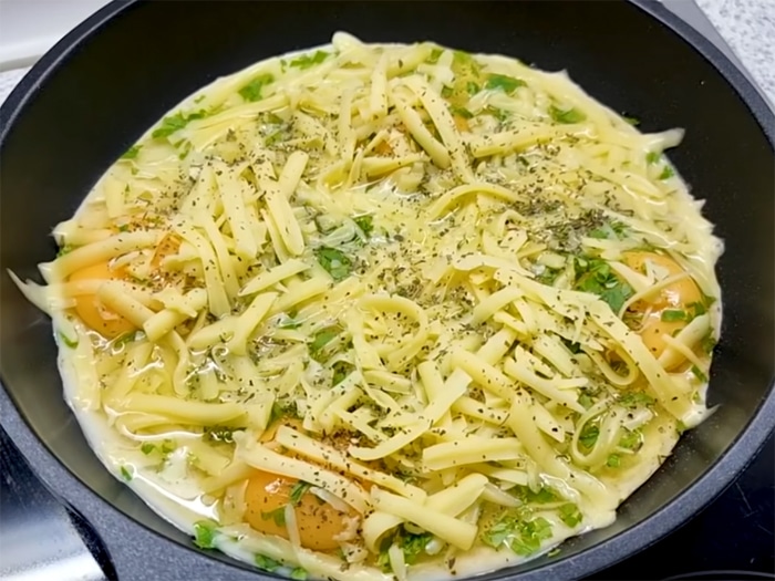 тортилья с яйцами и сыром