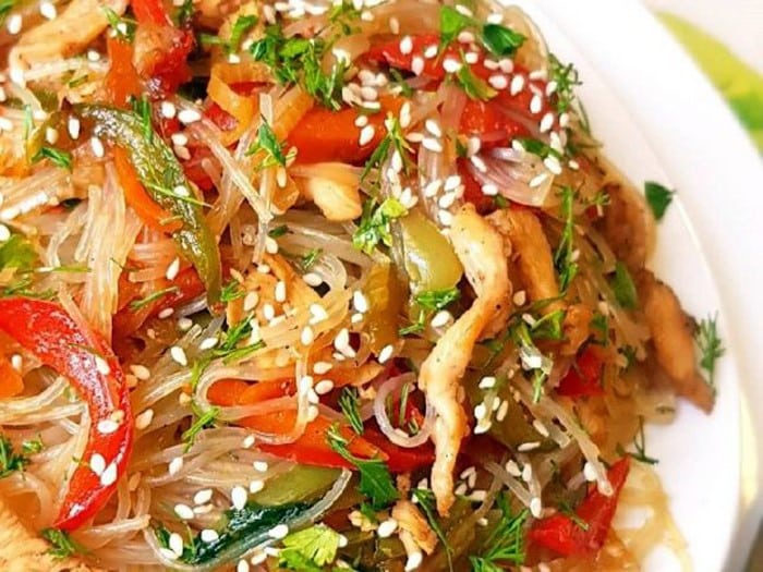 фунчоза с курицей и овощами