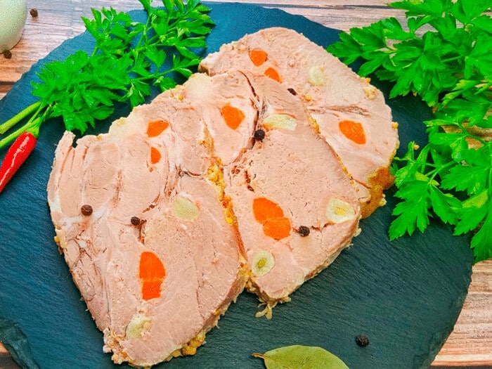 буженина с чесноком в духовке