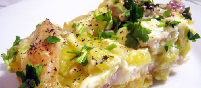минтай с картошкой и сыром в духовке