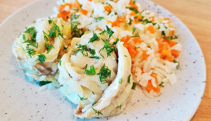 минтай с рисом и овощами