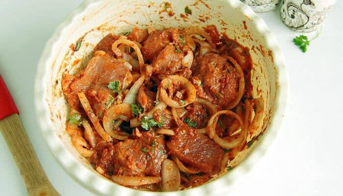 свиной шашлык в духовке на шпажках