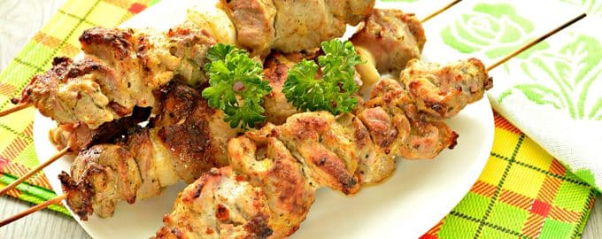 шашлык в духовке на шпажках из свинины