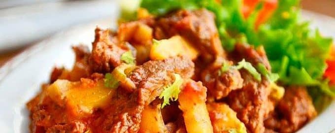 азу из говядины с солёными огурцами