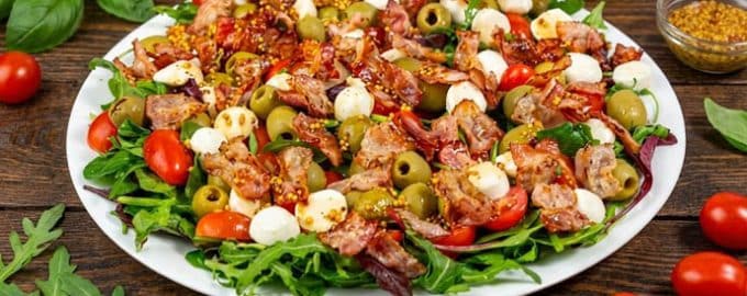 салат с жареным беконом рецепт